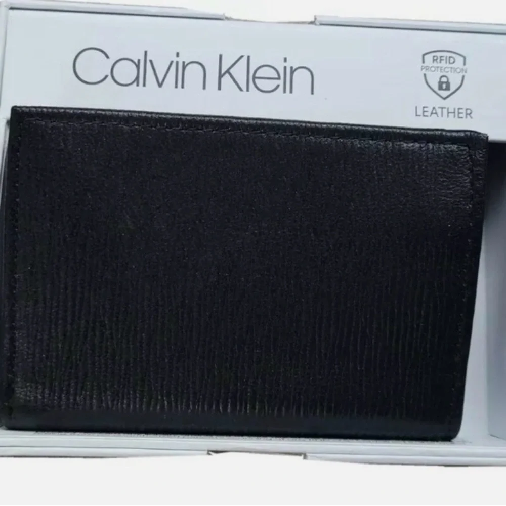 New Calvin Klein Black Textured Card Holder wallet